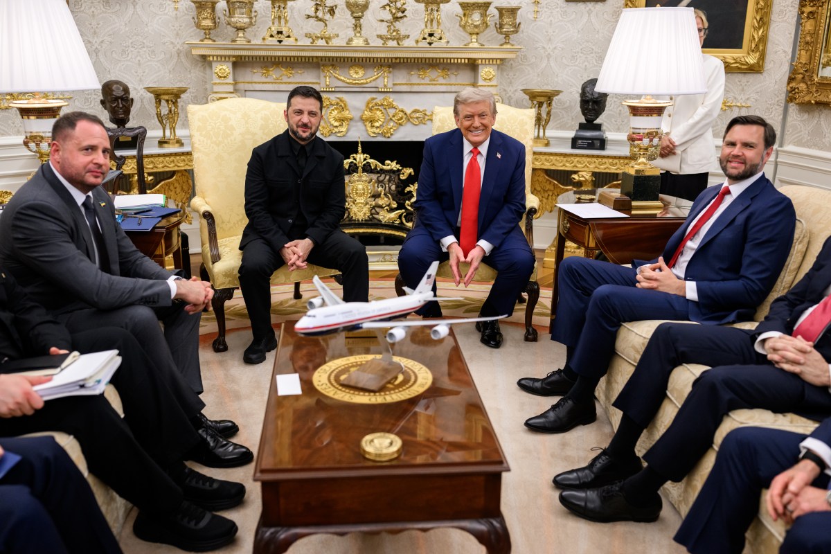 President Donald Trump participates in a bilateral meeting with President Volodymyr Zelenskyy of Ukraine, Monday, August 18, 2025, in the Oval Office. (Official White House Photo by Daniel Torok)