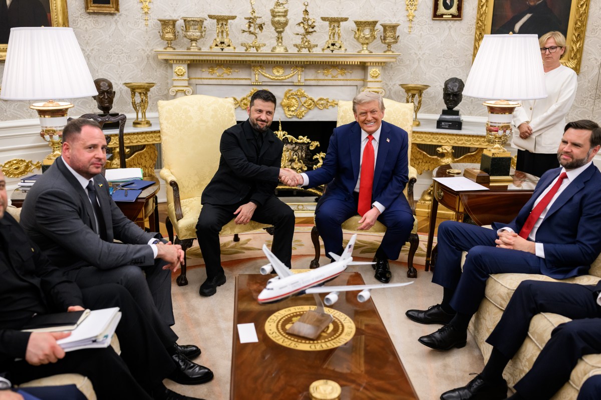 President Donald Trump participates in a bilateral meeting with President Volodymyr Zelenskyy of Ukraine, Monday, August 18, 2025, in the Oval Office. (Official White House Photo by Daniel Torok)