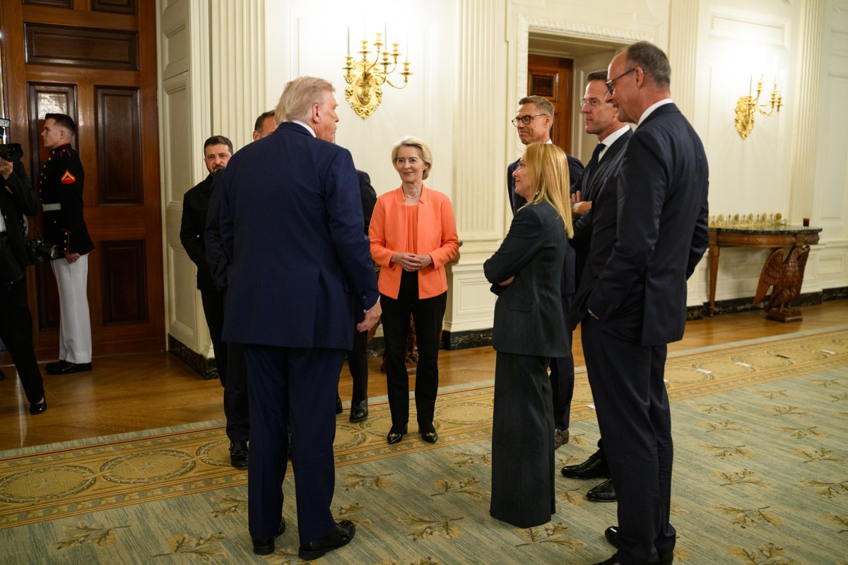 President Donald Trump speaks with European leaders before their multilateral meeting, Monday, August 18, 2025, in the State Dining Room of the White House. (Official White House Photo by Daniel Torok)
