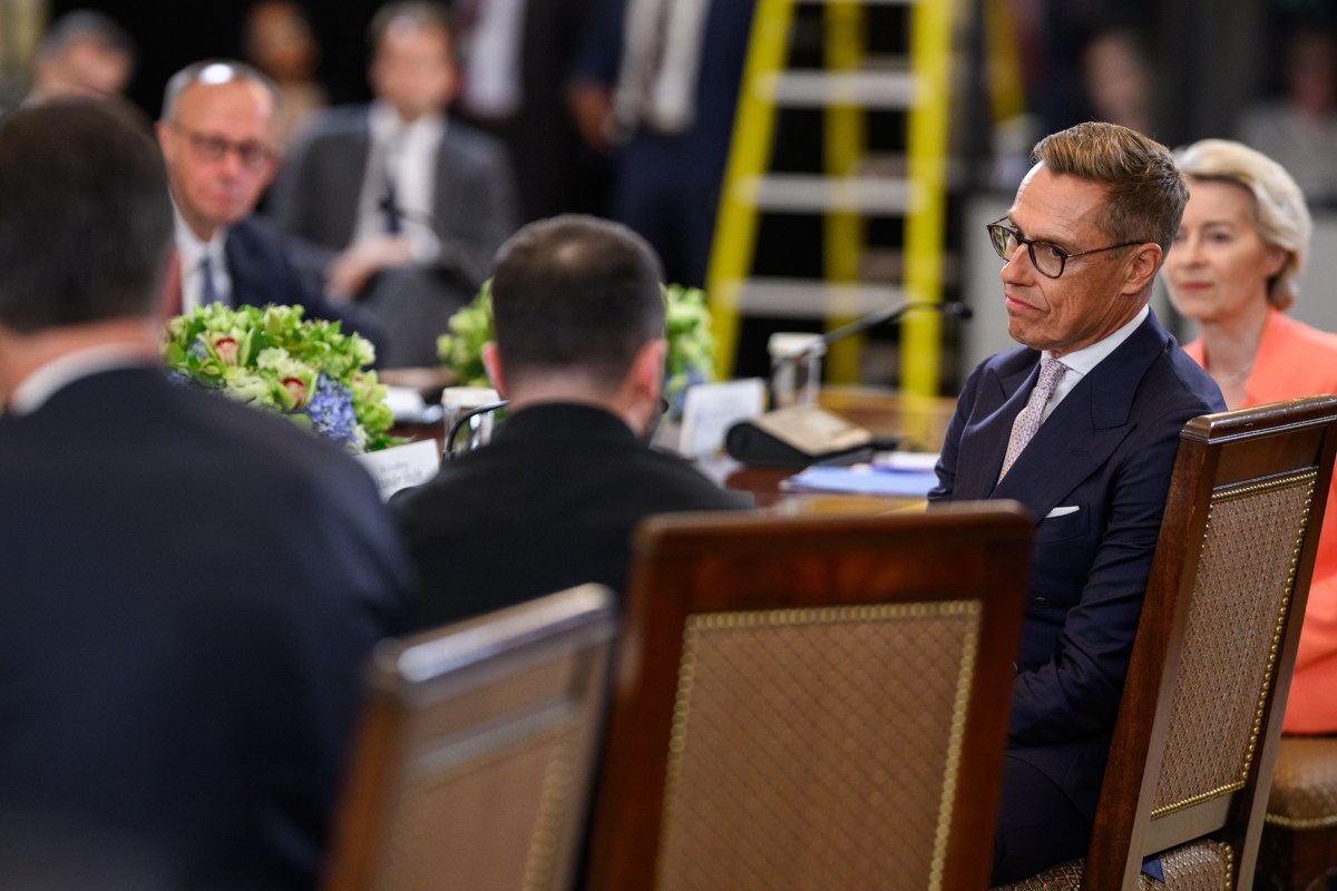 President Donald Trump hosts a multilateral meeting with President Volodymyr Zelenskyy of Ukraine and European leaders, Monday, August 18, 2025, in the East Room of the White House. (Official White House Photo by Daniel Torok)