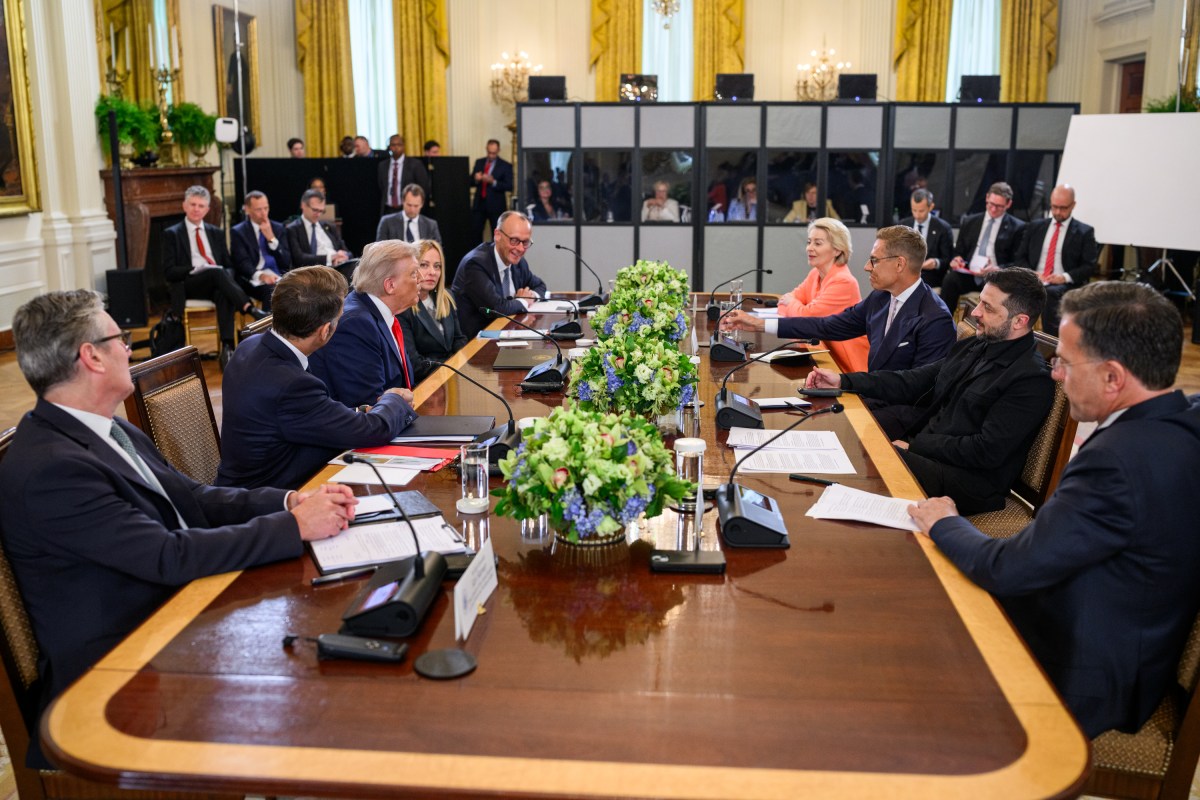 President Donald Trump hosts a multilateral meeting with President Volodymyr Zelenskyy of Ukraine and European leaders, Monday, August 18, 2025, in the East Room of the White House. (Official White House Photo by Daniel Torok)