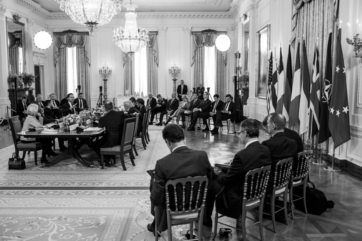 President Donald Trump hosts a multilateral meeting with President Volodymyr Zelenskyy of Ukraine and European leaders, Monday, August 18, 2025, in the East Room of the White House. (Official White House Photo by Daniel Torok)