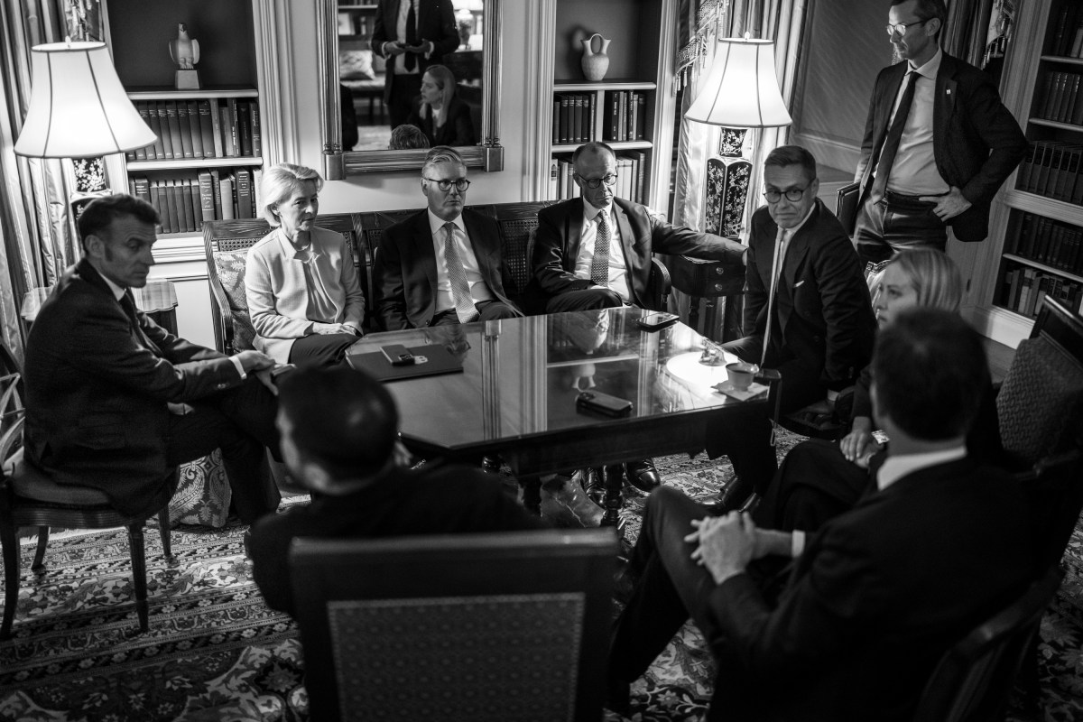 French President Emmanuel Macron, European Commission President Ursula von der Leyen, U.K. Prime Minister Keir Starmer, German Chancellor Friedrich Merz, President Alexander Stubb of Finland, Italian Prime Minister Giorgia Meloni, Secretary General Mark Rutte of NATO, and Ukrainian President Volodymyr Zelenskyy wait in the White House Library as President Donald Trump makes a call with Russian President Vladimir Putin in the Oval Office, Monday, August 18, 2025. (Official White House Photo by Daniel Torok)