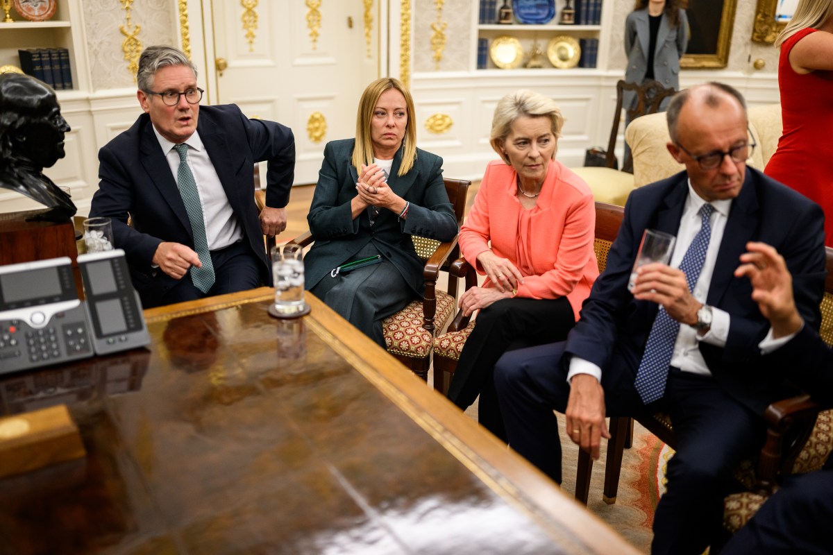 President Donald Trump meets with U.K. Prime Minister Keir Starmer, Italian Prime Minister Giorgia Meloni, European Commission President Ursula von der Leyen, German Chancellor Friedrich Merz, French President Emmanuel Macron, Finnish President Alexander Stubb, Ukrainian President Volodymyr Zelenskyy, and NATO Secretary General Mark Rutte after his call with Russian President Vladimir Putin, Monday, August 18, 2025, in the Oval Office. (Official White House Photo by Daniel Torok)
