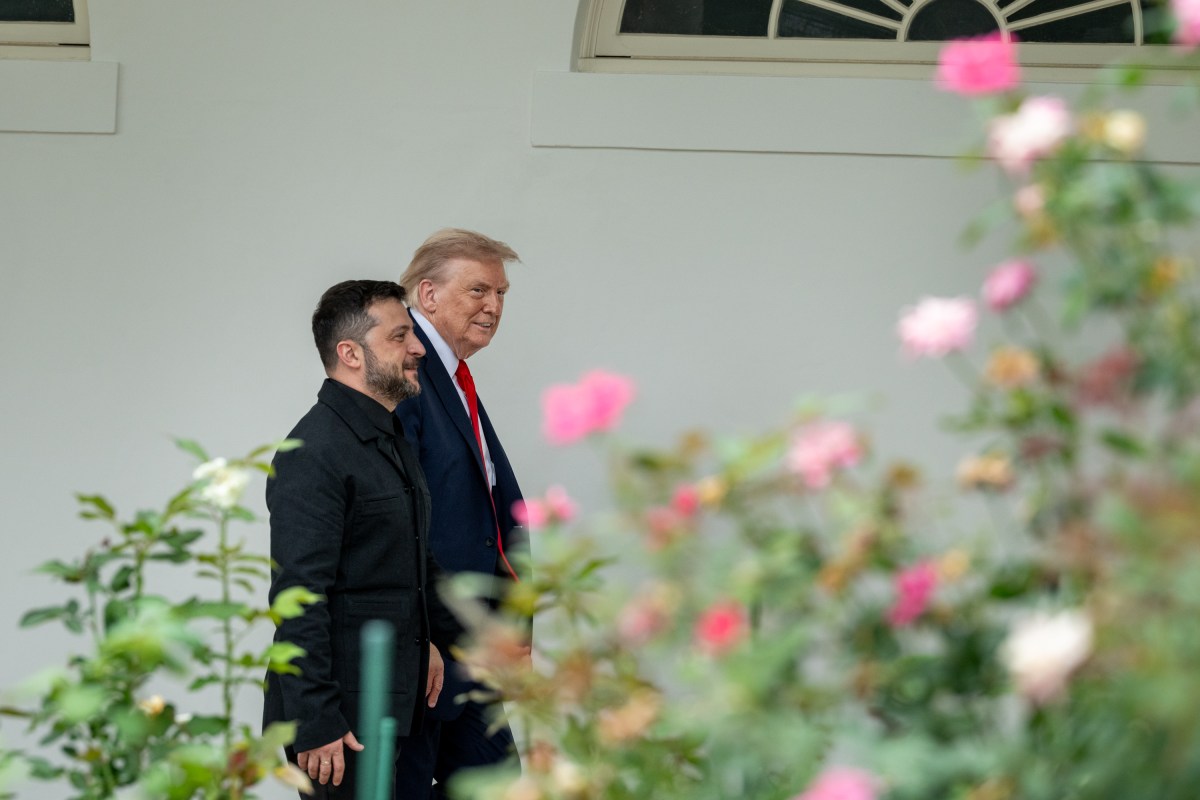 President Donald Trump and President Volodymyr Zelenskyy of Ukraine walk along the West Colonnade to the residence, Monday, August 18, 2025, to attend a multilateral meeting with European leaders. (Official White House Photo by Joyce N. Boghosian)