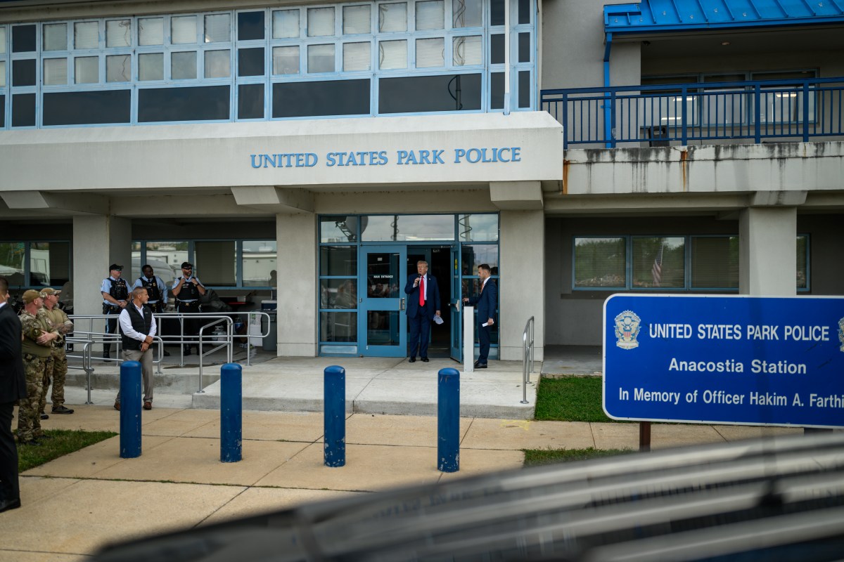 President Donald Trump visits law enforcement and members of the National Guard at the U. S. Park Police Anacostia Operations Facility, Thursday, August 21, 2025, in Washington, D.C. (Official White House Photo by Daniel Torok)