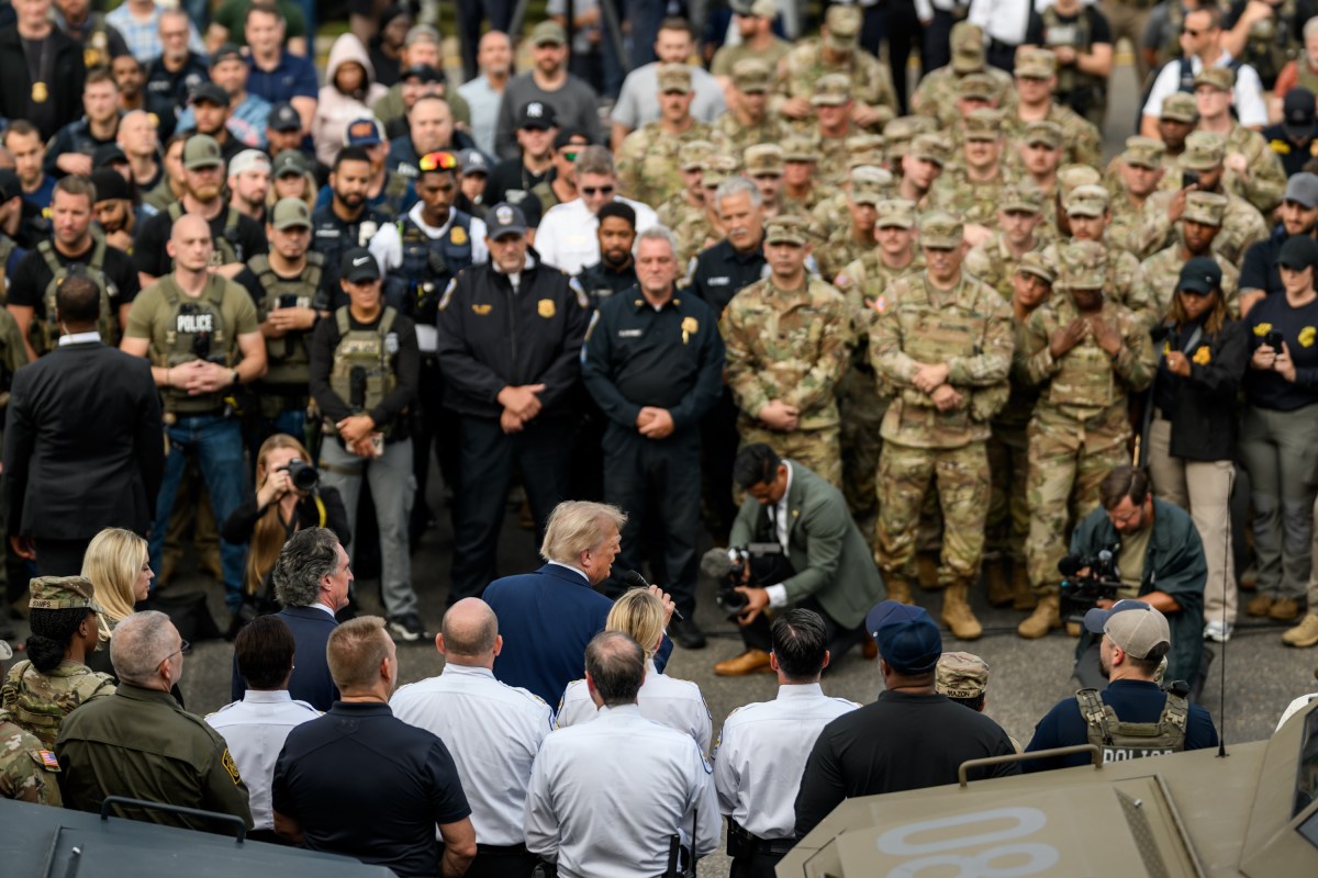 President Donald Trump delivers remarks to law enforcement and members of the National Guard at the U.S. Park Police Anacostia Operations Facility, Thursday, August 21, 2025, in Washington, D.C. (Official White House Photo by Daniel Torok)