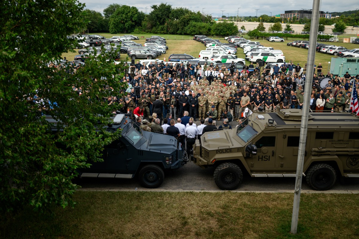 President Donald Trump delivers remarks to law enforcement and members of the National Guard at the U.S. Park Police Anacostia Operations Facility, Thursday, August 21, 2025, in Washington, D.C. (Official White House Photo by Daniel Torok)