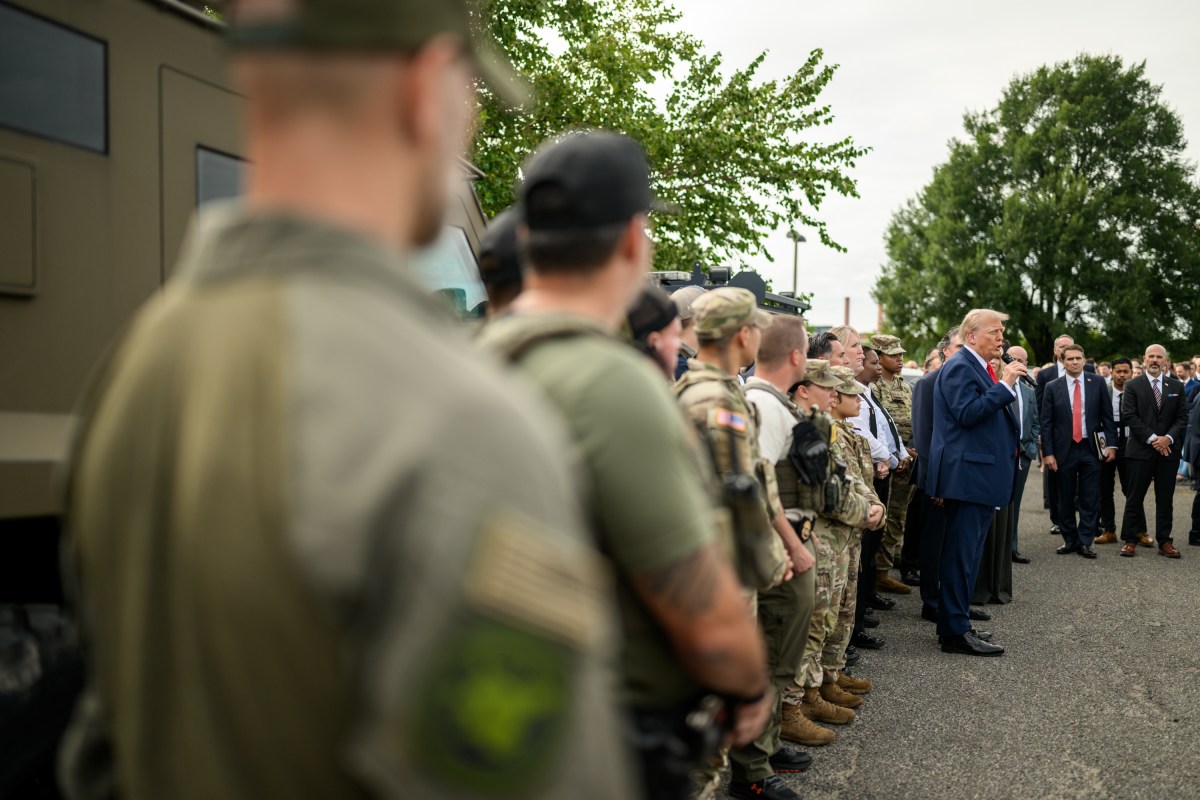 President Donald Trump delivers remarks to law enforcement and members of the National Guard at the U.S. Park Police Anacostia Operations Facility, Thursday, August 21, 2025, in Washington, D.C. (Official White House Photo by Daniel Torok)