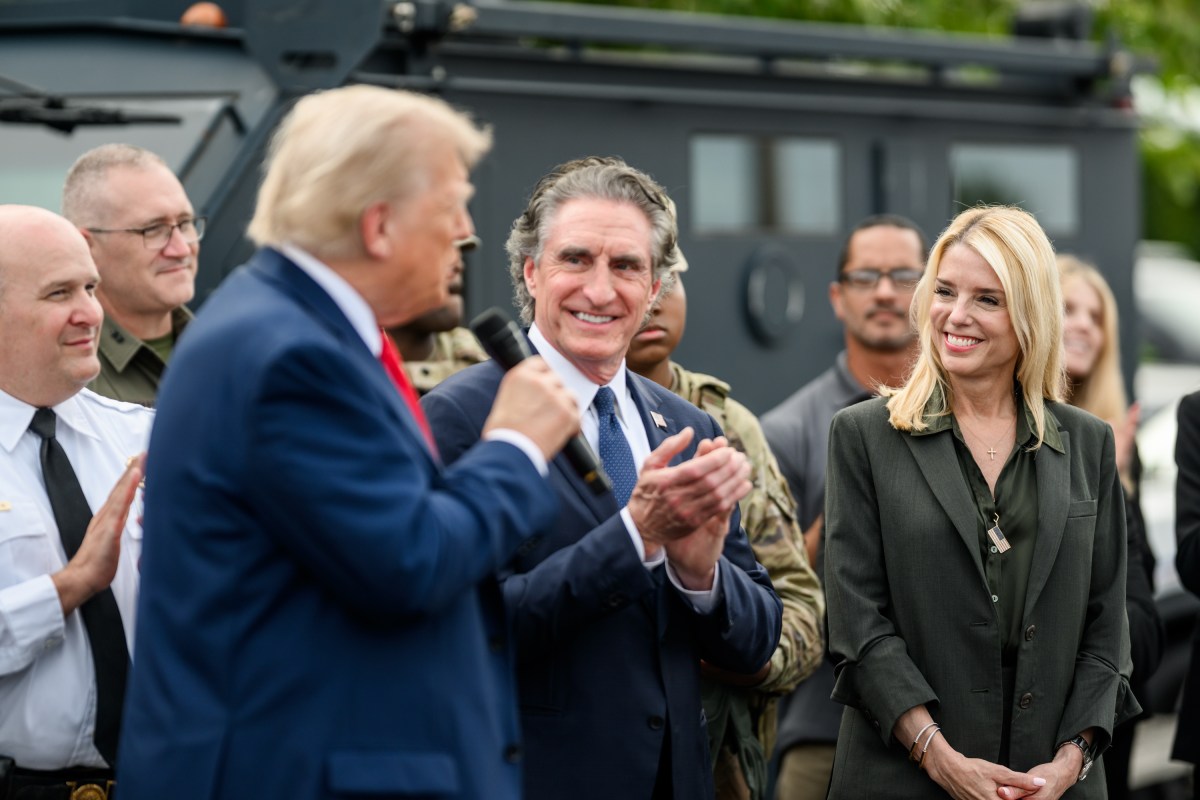 President Donald Trump visits law enforcement and members of the National Guard at the U. S. Park Police Anacostia Operations Facility, Thursday, August 21, 2025, in Washington, D.C. (Official White House Photo by Daniel Torok)
