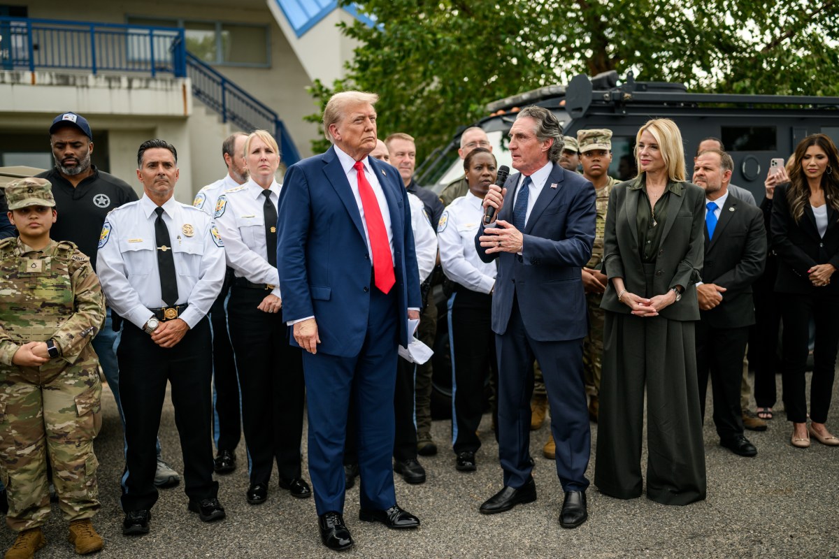 President Donald Trump visits law enforcement and members of the National Guard at the U. S. Park Police Anacostia Operations Facility, Thursday, August 21, 2025, in Washington, D.C. (Official White House Photo by Daniel Torok)