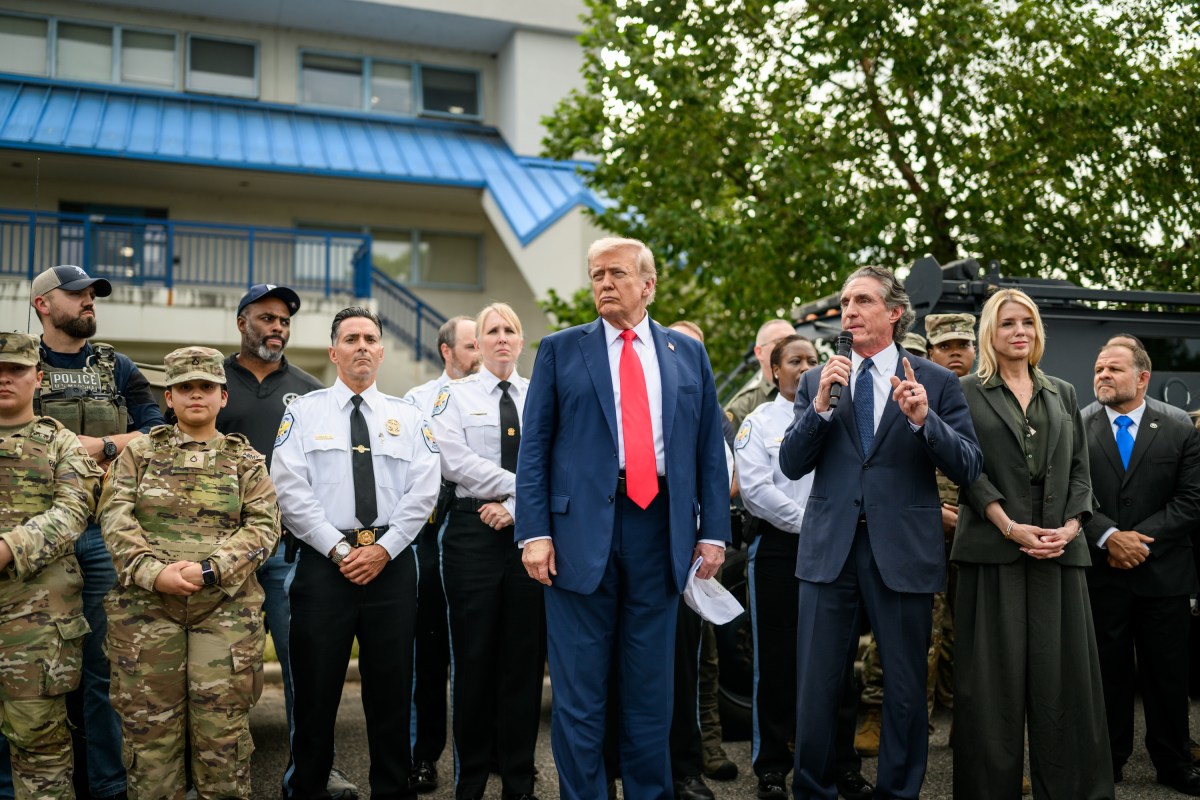 President Donald Trump visits law enforcement and members of the National Guard at the U. S. Park Police Anacostia Operations Facility, Thursday, August 21, 2025, in Washington, D.C. (Official White House Photo by Daniel Torok)