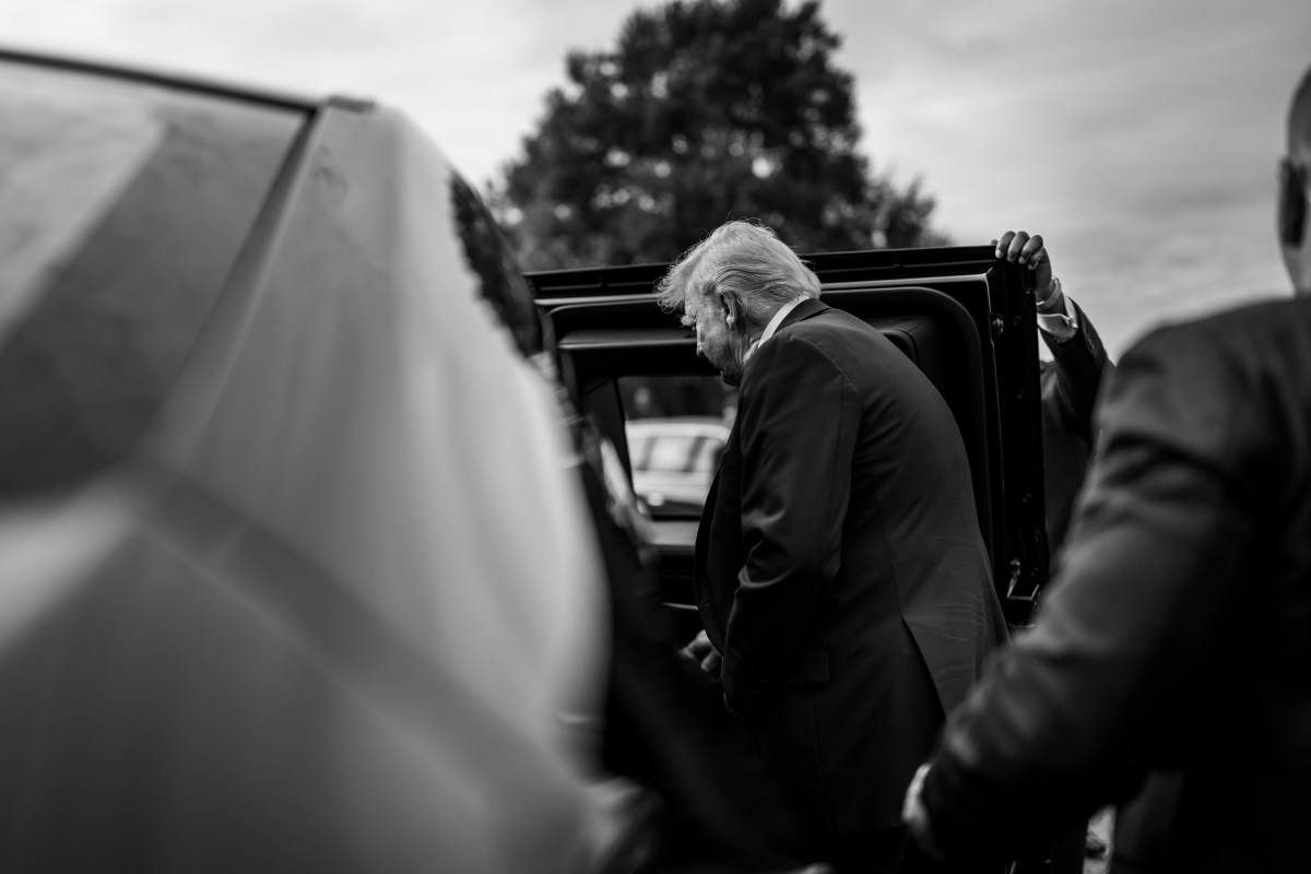 President Donald Trump departs the U.S. Park Police Anacostia Operations Facility in Washington, D.C., Thursday, August 21, 2025, after delivering remarks to law enforcement and members of the National Guard. (Official White House Photo by Daniel Torok)