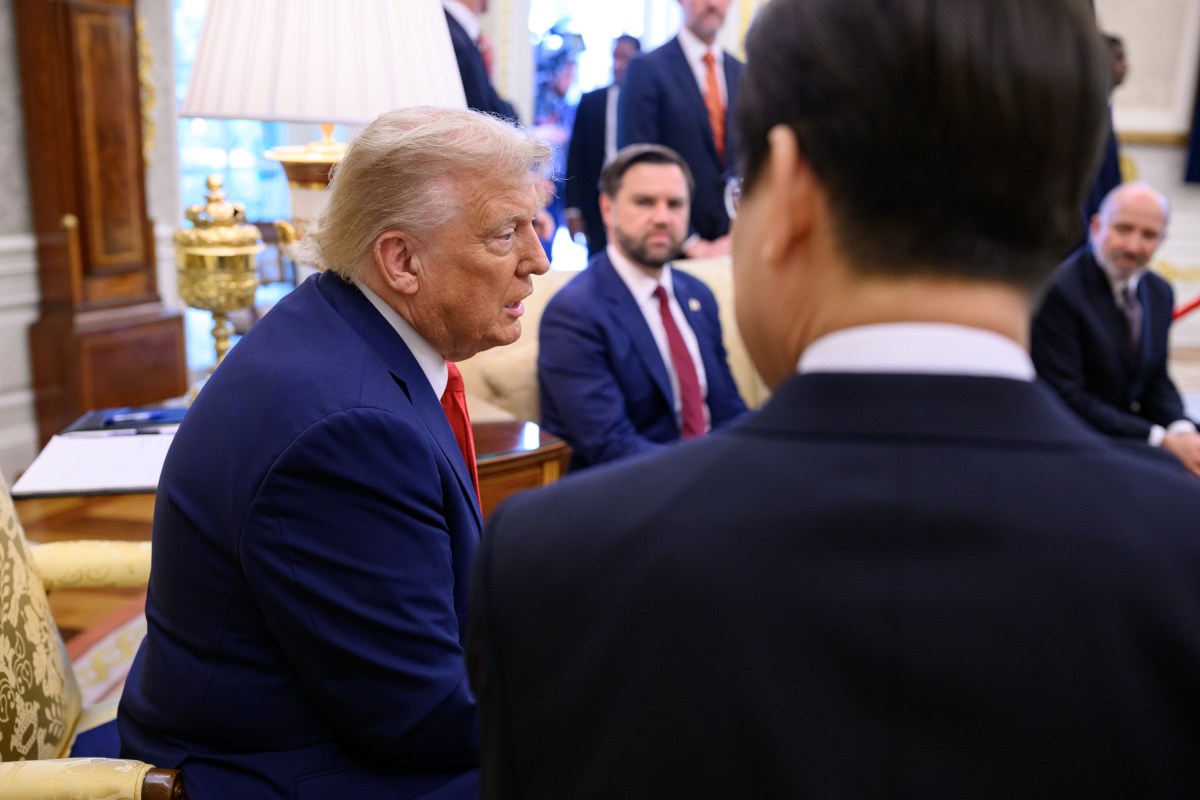 President Donald Trump hosts a bilateral meeting with President Lee Jae-myung of the Republic of Korea, Monday, August 25, 2025, in the Oval Office. (Official White House Photo by Daniel Torok)