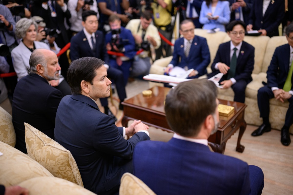 President Donald Trump hosts a bilateral meeting with President Lee Jae-myung of the Republic of Korea, Monday, August 25, 2025, in the Oval Office. (Official White House Photo by Daniel Torok)