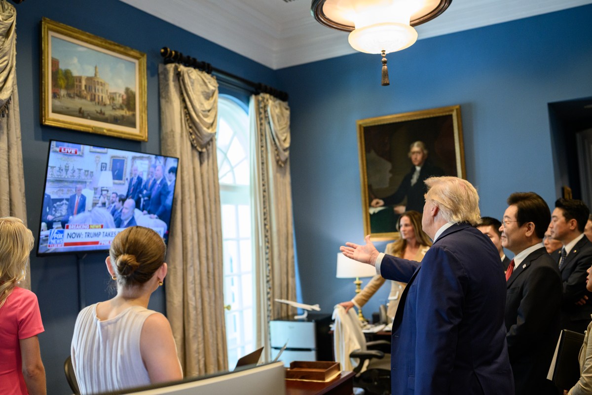 President Donald J. Trump and President Lee Jae-myung of the Republic of Korea pause in the Outer Oval Offices to view news coverage of their just completed bilateral meeting, Monday, August 25, 2025, in the Oval Office. (Official White House Photo by Daniel Torok)