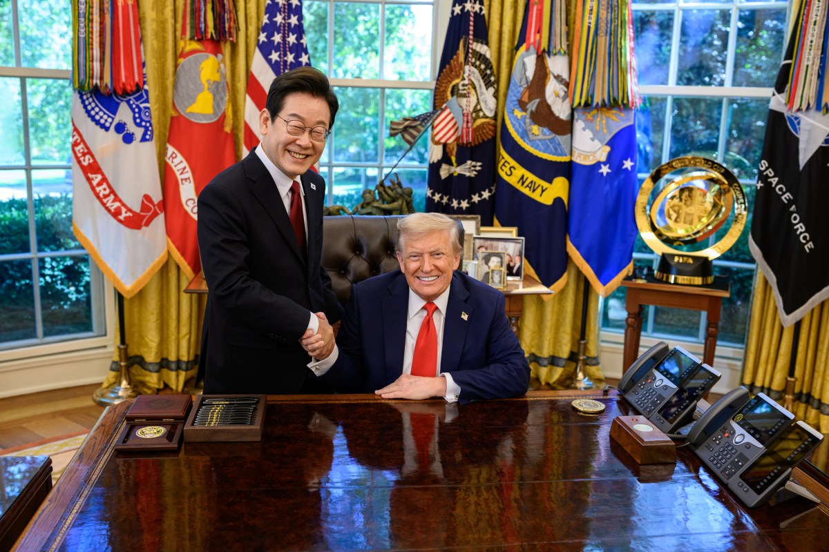 President Donald J. Trump visits with President Lee Jae-myung of the Republic of Korea, Monday, August 25, 2025, in the Oval Office. (Official White House Photo by Daniel Torok)