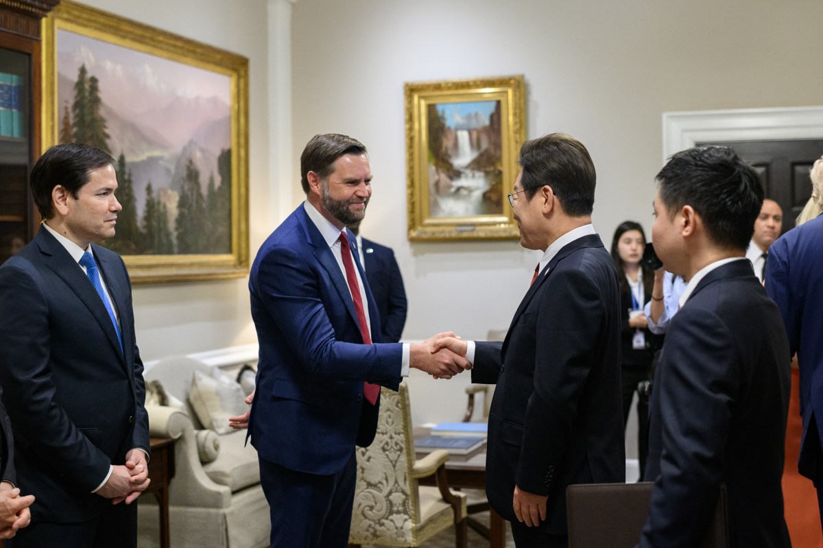 Vice President JD Vance greets President Lee Jae-myung of the Republic of Korea in the West Wing Lobby of the White House, Monday, August 25, 2025, before a bilateral meeting with President Donald Trump. (Official White House Photo by Joyce Boghosian)