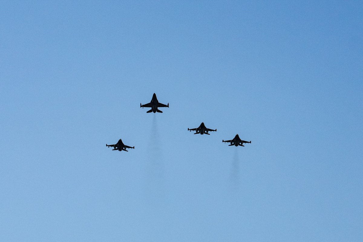 F-35 and F-16 fighter jets perform a flyover at the White House in honor of the visit of President Karol Nawrocki of the Republic of Poland, Wednesday, September 3, 2025. A single F-16 jet flew above in a “missing man” formation as a tribute to a Polish AirForce officer who died during a training exercise the previous week. (Official White House Photo by Andrea Hanks)