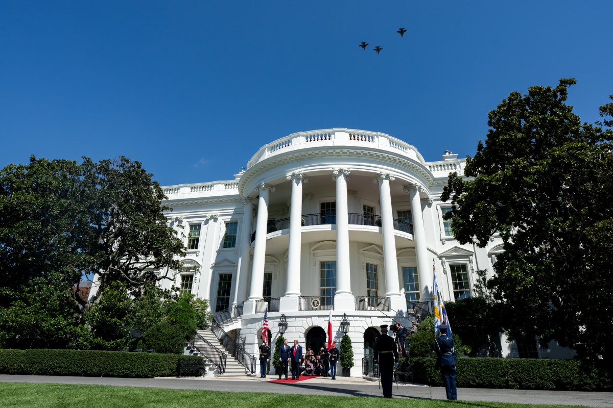 F-35 and F-16 fighter jets perform a flyover at the White House in honor of the visit of President Karol Nawrocki of the Republic of Poland, Wednesday, September 3, 2025. A single F-16 jet flew above in a “missing man” formation as a tribute to a Polish AirForce officer who died during a training exercise the previous week. (Official White House Photo by Andrea Hanks)