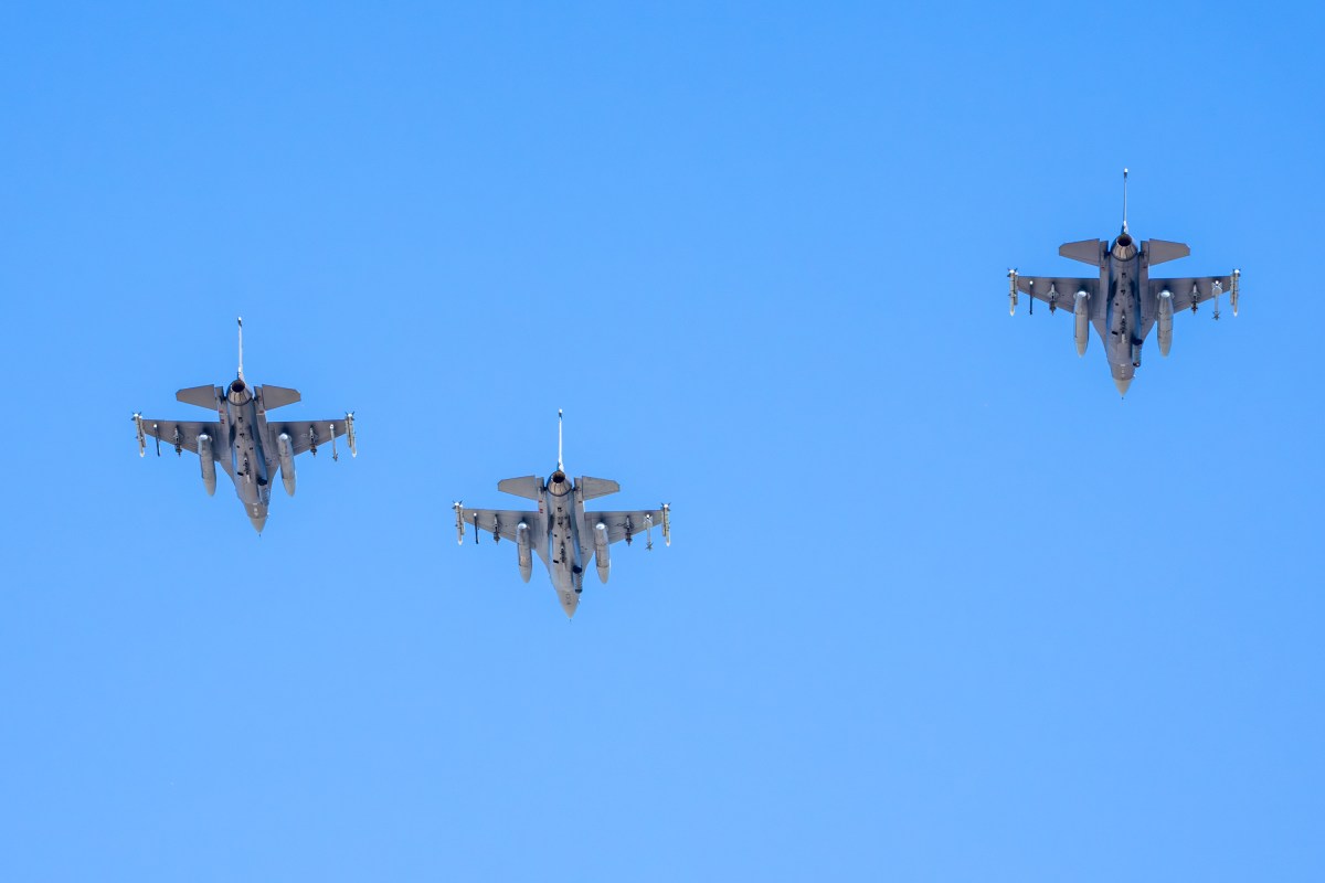 F-35 and F-16 fighter jets perform a flyover at the White House in honor of the visit of President Karol Nawrocki of the Republic of Poland, Wednesday, September 3, 2025. A single F-16 jet flew above in a “missing man” formation as a tribute to a Polish Air Force officer who died during a training exercise the previous week. (Official White House photo by Cody Hendrix)