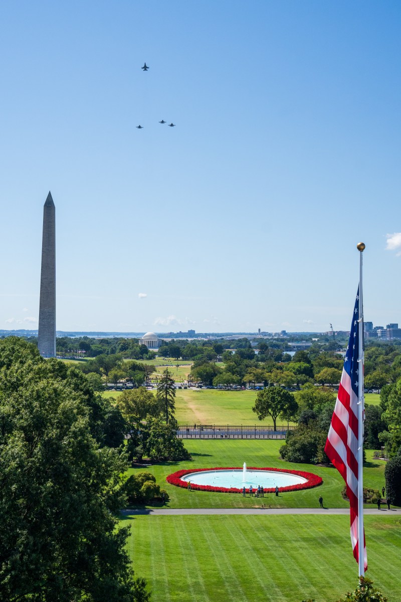 F-35 and F-16 fighter jets perform a flyover at the White House in honor of the visit of President Karol Nawrocki of the Republic of Poland, Wednesday, September 3, 2025. A single F-16 jet flew above in a “missing man” formation as a tribute to a Polish Air Force officer who died during a training exercise the previous week. (Official White House photo by Cody Hendrix)