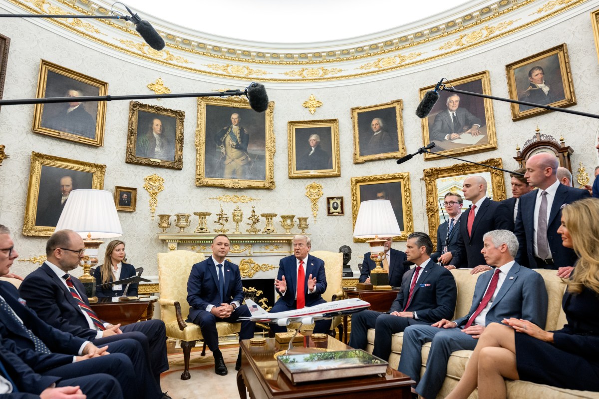 President Donald Trump hosts a bilateral meeting with Polish President Karol Nawrocki, Wednesday, September 3, 2025, in the Oval Office. (Official White House Photo by Joyce N. Boghosian)