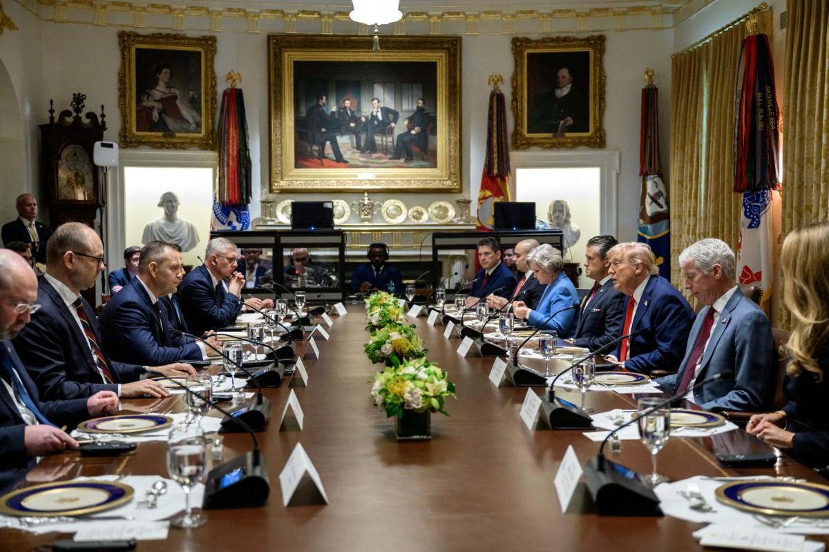 President Donald Trump hosts a bilateral lunch with Polish President Karol Nawrocki, Wednesday, September 3, 2025, in the Cabinet Room. (Official White House Photo by Joyce N. Boghosian)