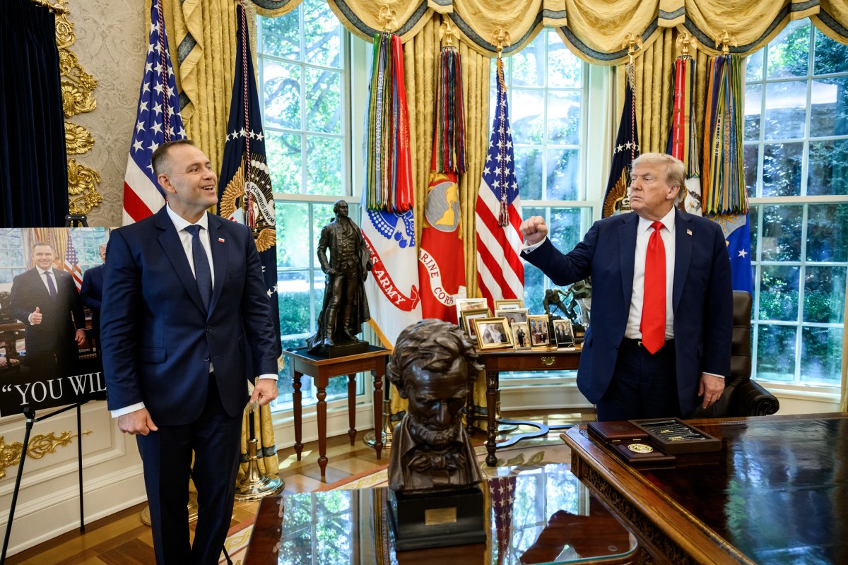 President Donald Trump speaks with Polish President Karol Nawrocki and the Polish delegation after a bilateral meeting and lunch, Wednesday, September 3, 2025, in the Oval Office. (Official White House Photo by Joyce N. Boghosian)
