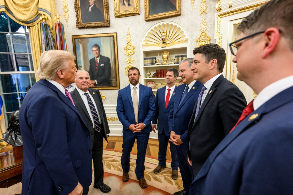 President Donald Trump hosts a dinner in the newly renovated White House Rose Garden, Friday, September 5, 2025. (Official White House Photo by Daniel Torok)