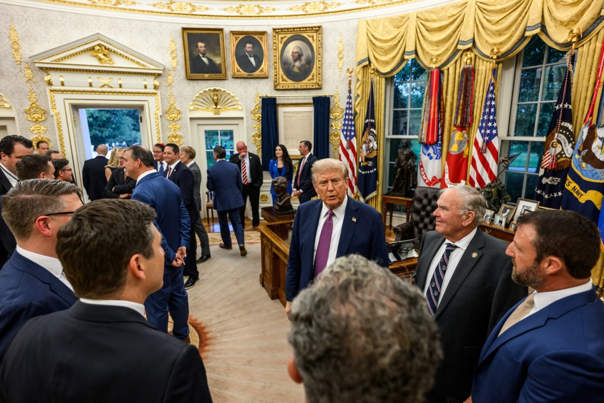 President Donald Trump hosts a dinner in the newly renovated White House Rose Garden, Friday, September 5, 2025. (Official White House Photo by Daniel Torok)