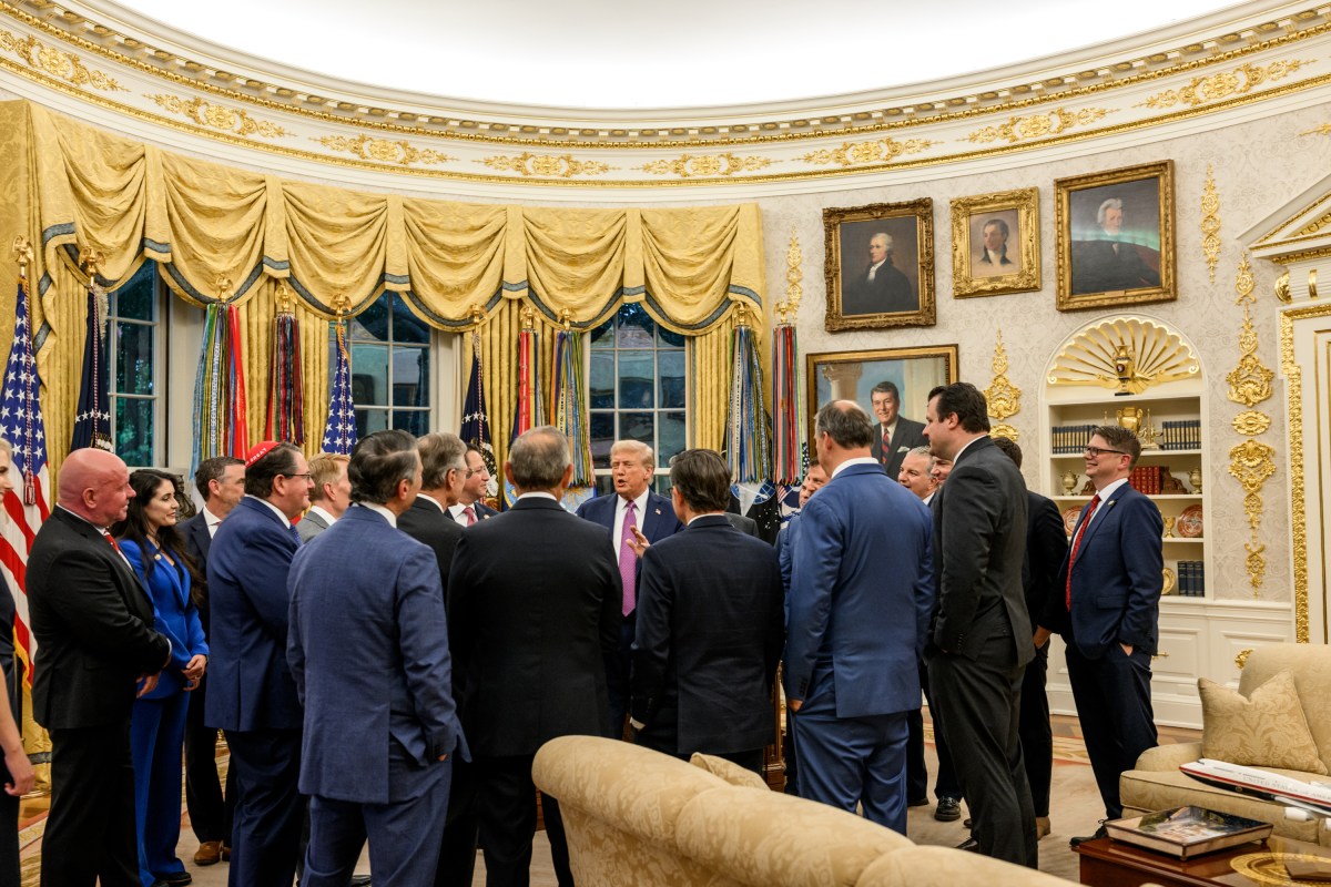 President Donald Trump hosts a dinner in the newly renovated White House Rose Garden, Friday, September 5, 2025. (Official White House Photo by Daniel Torok)