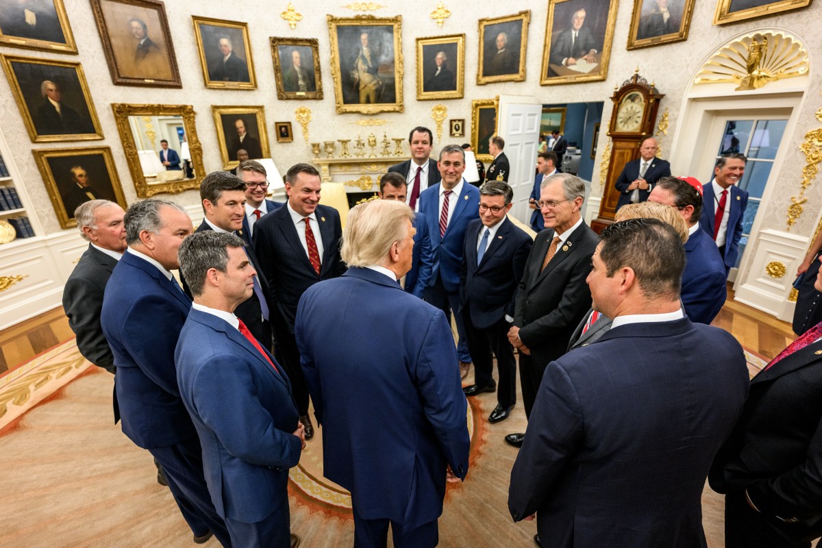 President Donald Trump hosts a dinner in the newly renovated White House Rose Garden, Friday, September 5, 2025. (Official White House Photo by Daniel Torok)