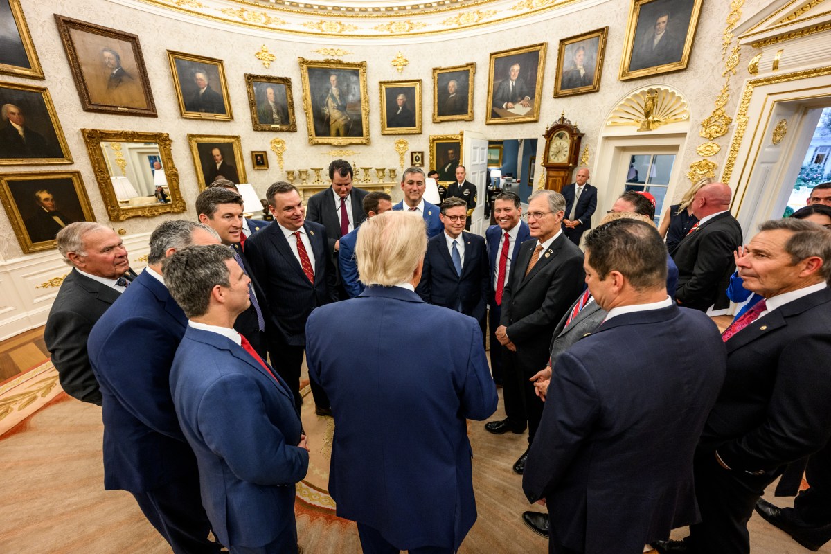 President Donald Trump hosts a dinner in the newly renovated White House Rose Garden, Friday, September 5, 2025. (Official White House Photo by Daniel Torok)