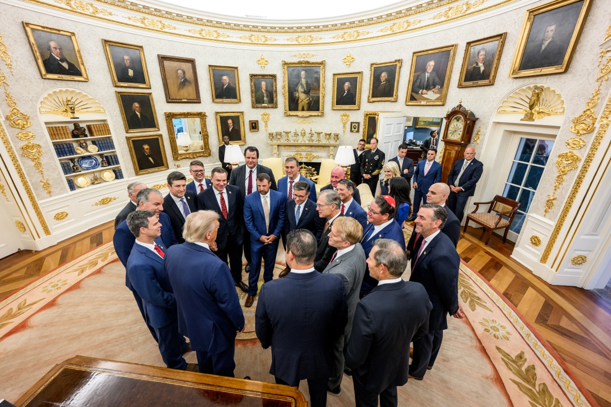 President Donald Trump hosts a dinner in the newly renovated White House Rose Garden, Friday, September 5, 2025. (Official White House Photo by Daniel Torok)