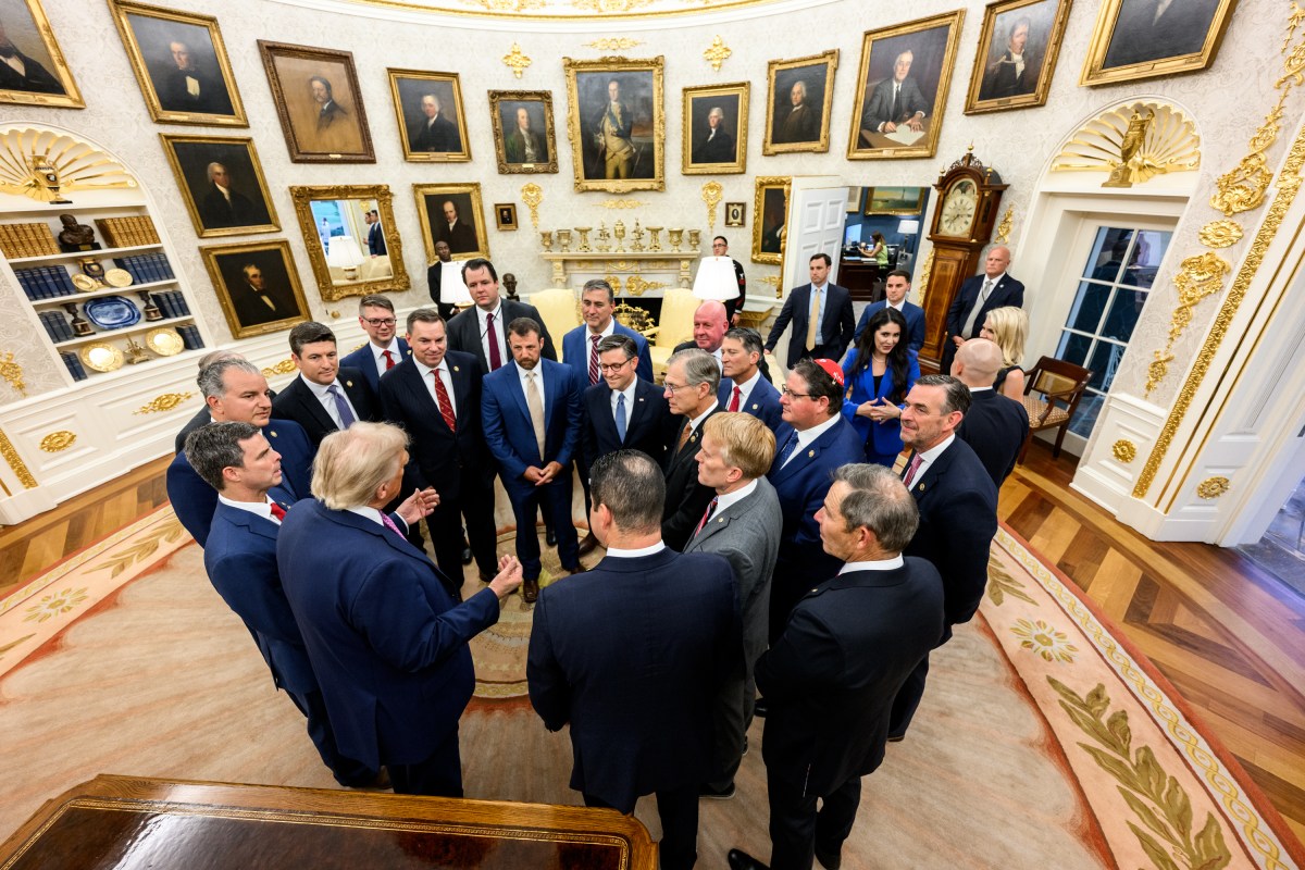 President Donald Trump hosts a dinner in the newly renovated White House Rose Garden, Friday, September 5, 2025. (Official White House Photo by Daniel Torok)