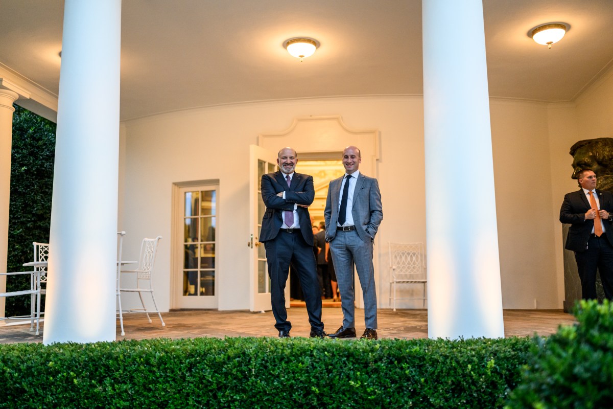 President Donald Trump hosts a dinner in the newly renovated White House Rose Garden, Friday, September 5, 2025. (Official White House Photo by Daniel Torok)