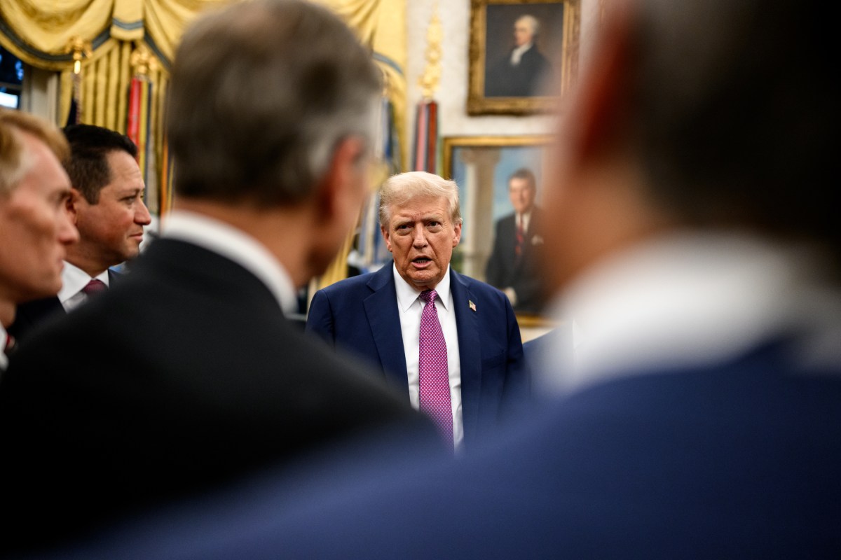 President Donald Trump hosts a dinner in the newly renovated White House Rose Garden, Friday, September 5, 2025. (Official White House Photo by Daniel Torok)