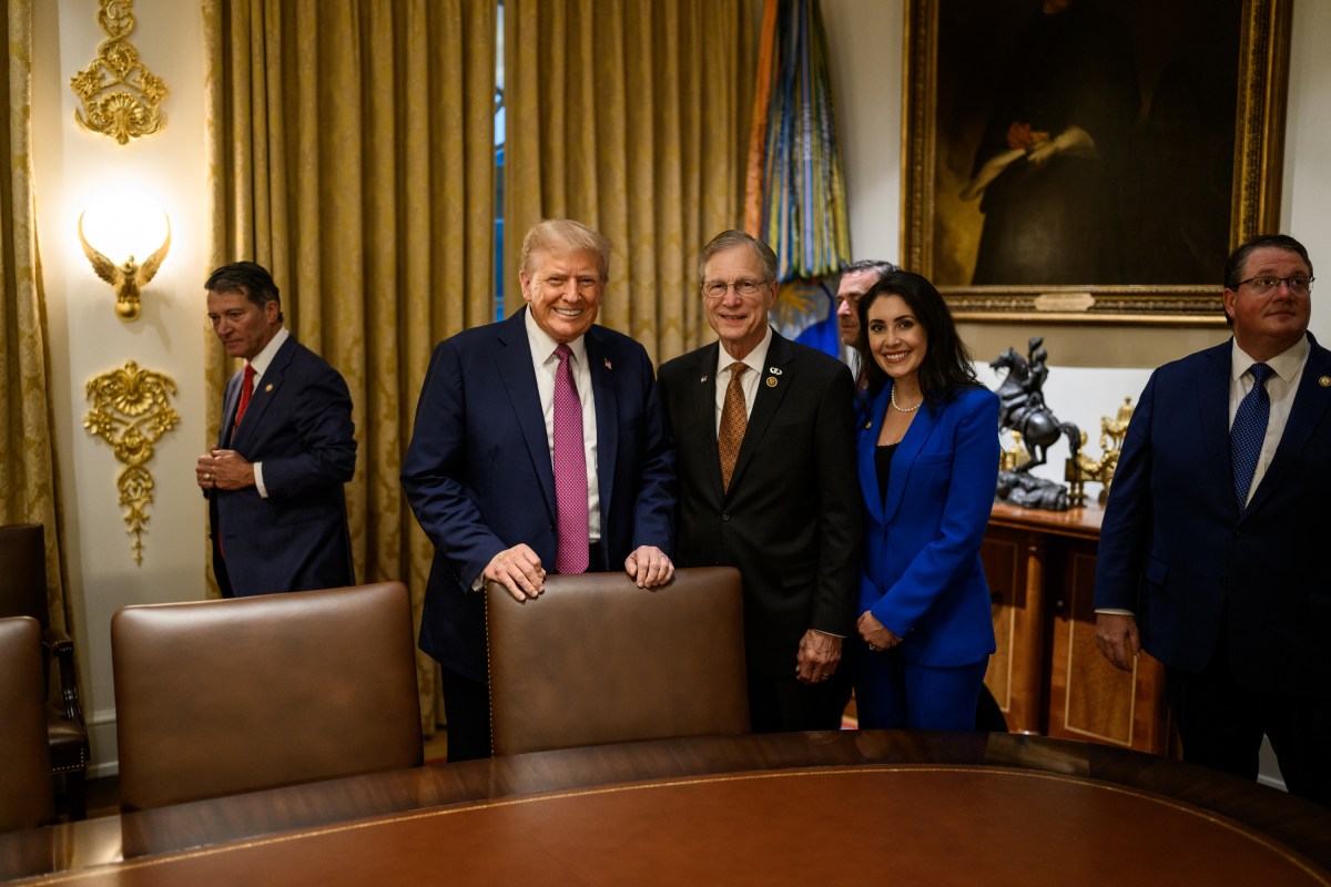 President Donald Trump hosts a dinner in the newly renovated White House Rose Garden, Friday, September 5, 2025. (Official White House Photo by Daniel Torok)