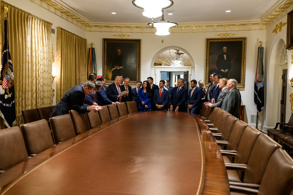 President Donald Trump hosts a dinner in the newly renovated White House Rose Garden, Friday, September 5, 2025. (Official White House Photo by Daniel Torok)