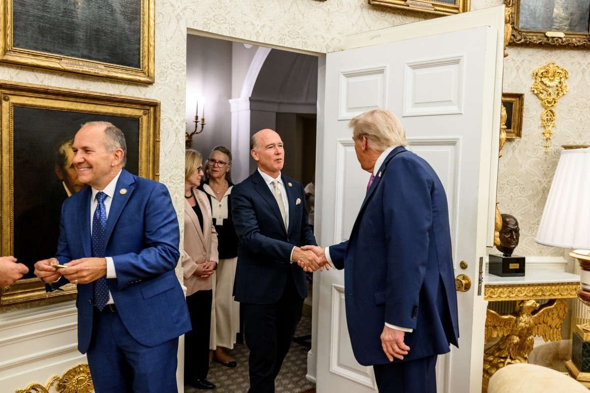 President Donald Trump hosts a dinner in the newly renovated White House Rose Garden, Friday, September 5, 2025. (Official White House Photo by Daniel Torok)