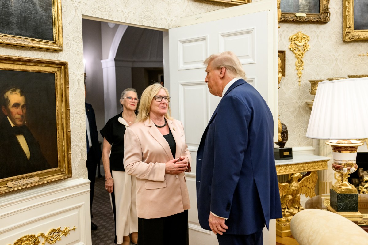 President Donald Trump hosts a dinner in the newly renovated White House Rose Garden, Friday, September 5, 2025. (Official White House Photo by Daniel Torok)
