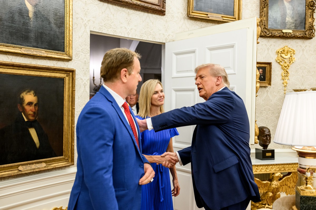 President Donald Trump hosts a dinner in the newly renovated White House Rose Garden, Friday, September 5, 2025. (Official White House Photo by Daniel Torok)