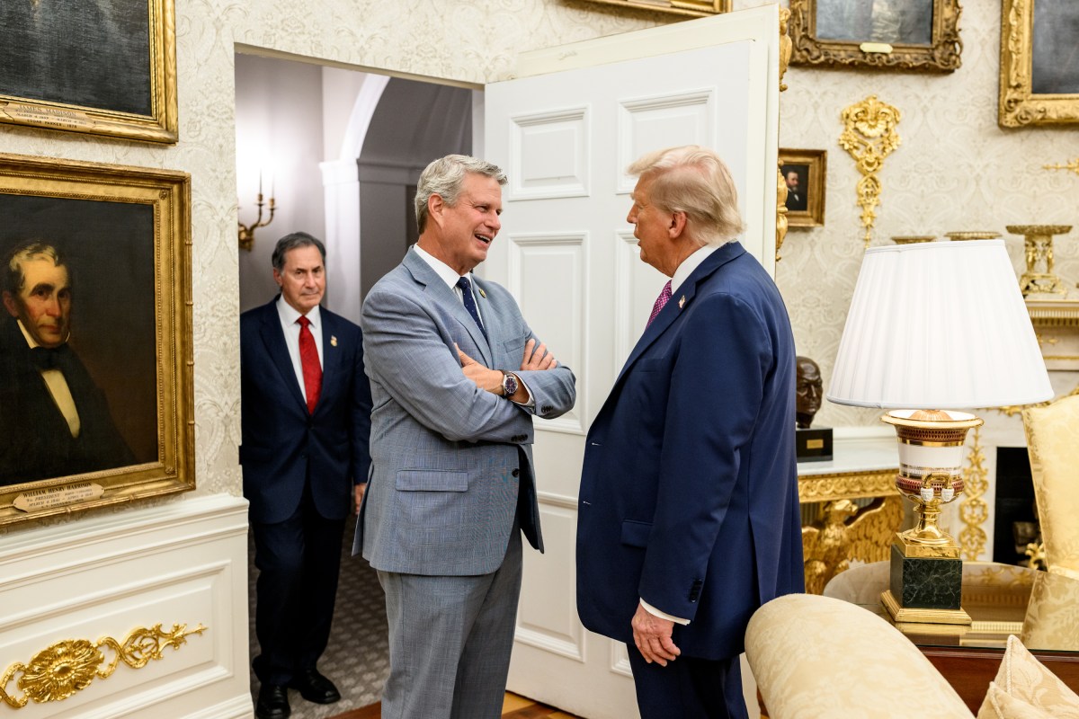 President Donald Trump hosts a dinner in the newly renovated White House Rose Garden, Friday, September 5, 2025. (Official White House Photo by Daniel Torok)