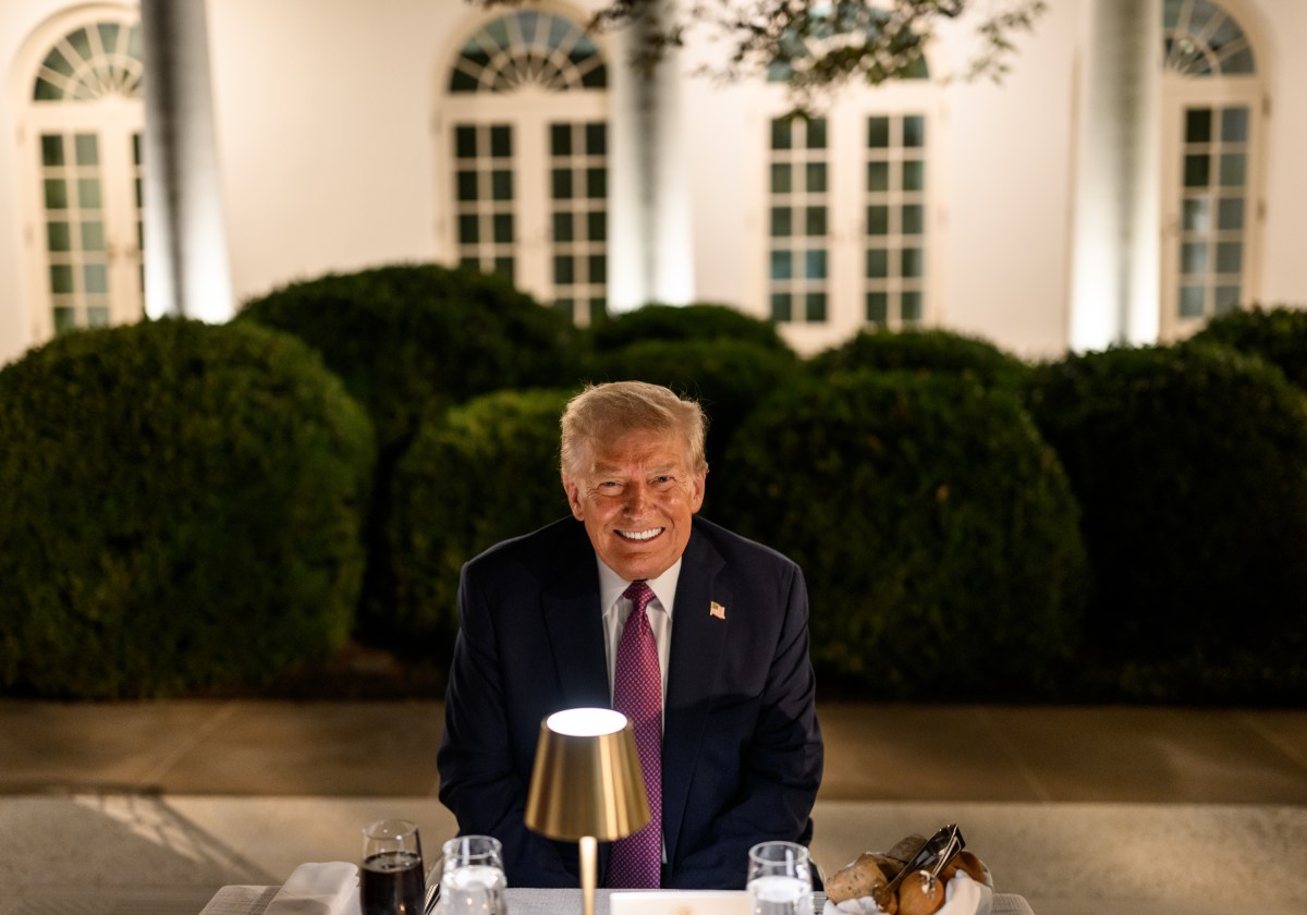 President Donald Trump hosts a dinner in the newly renovated White House Rose Garden, Friday, September 5, 2025. (Official White House Photo by Daniel Torok)