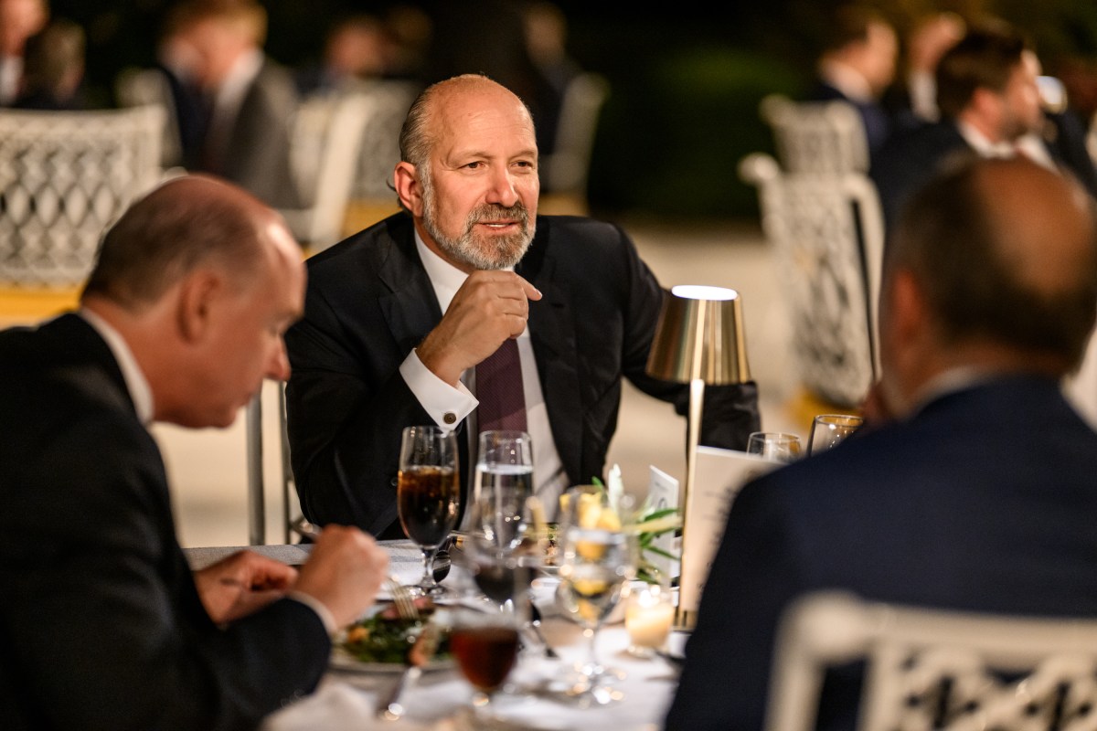President Donald Trump hosts a dinner in the newly renovated White House Rose Garden, Friday, September 5, 2025. (Official White House Photo by Daniel Torok)