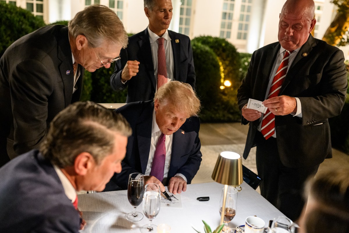 President Donald Trump hosts a dinner in the newly renovated White House Rose Garden, Friday, September 5, 2025. (Official White House Photo by Daniel Torok)