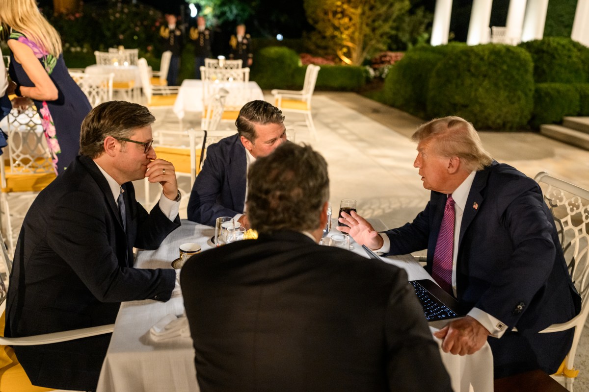President Donald Trump hosts a dinner in the newly renovated White House Rose Garden, Friday, September 5, 2025. (Official White House Photo by Daniel Torok)