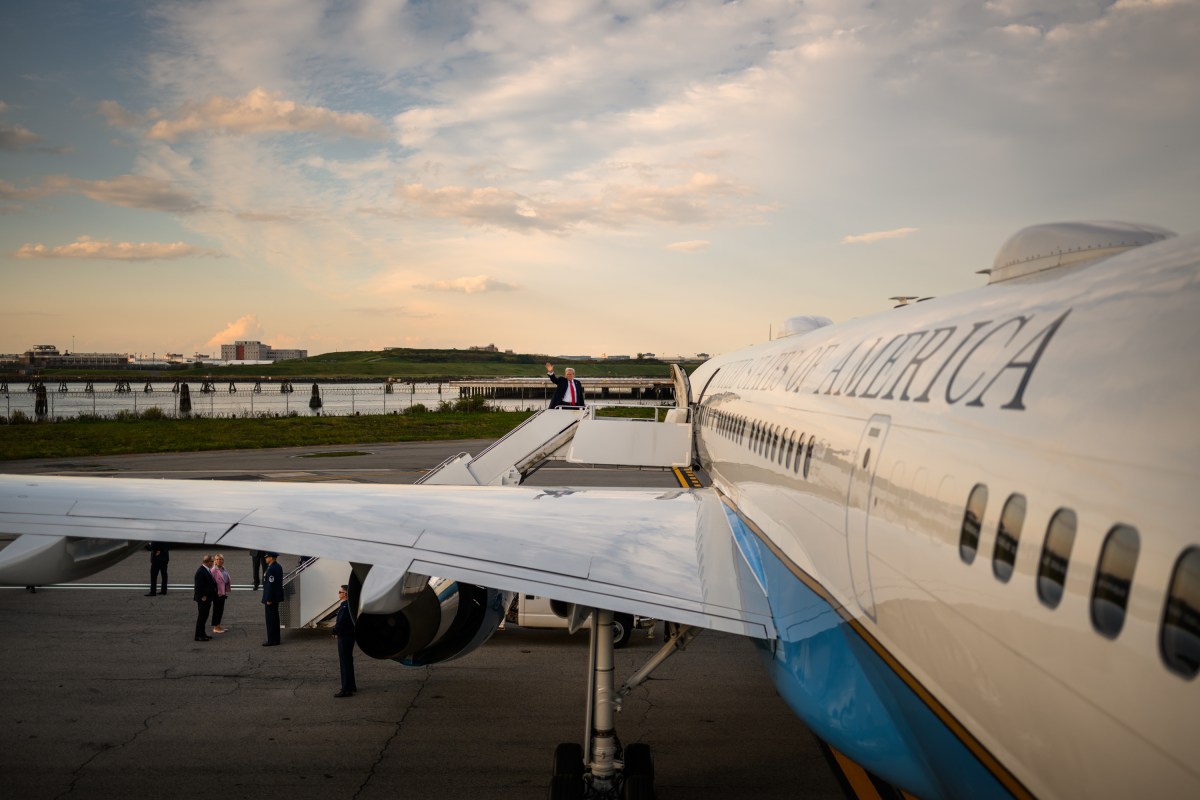 President Donald Trump boards Air Force One at LaGuardia Airport in East Elmhurst, New York on Sunday, September 7, 2025, en route Joint Base Andrews, Maryland. (Official White House Photo by Daniel Torok)