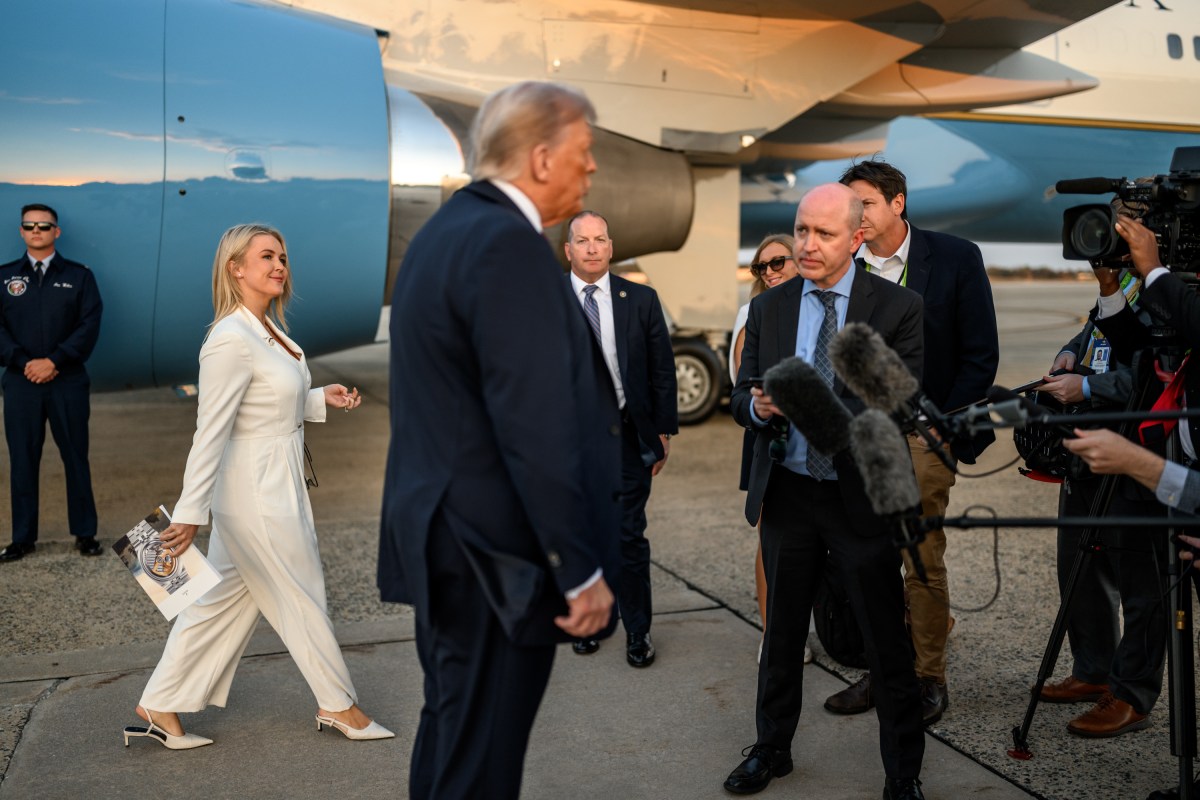 President Donald Trump speaks with members of the media at Joint Base Andrews, Maryland on Sunday, September 7, 2025 after attending the U.S. Open Men’s Championship in New York. (Official White House Photo by Daniel Torok)